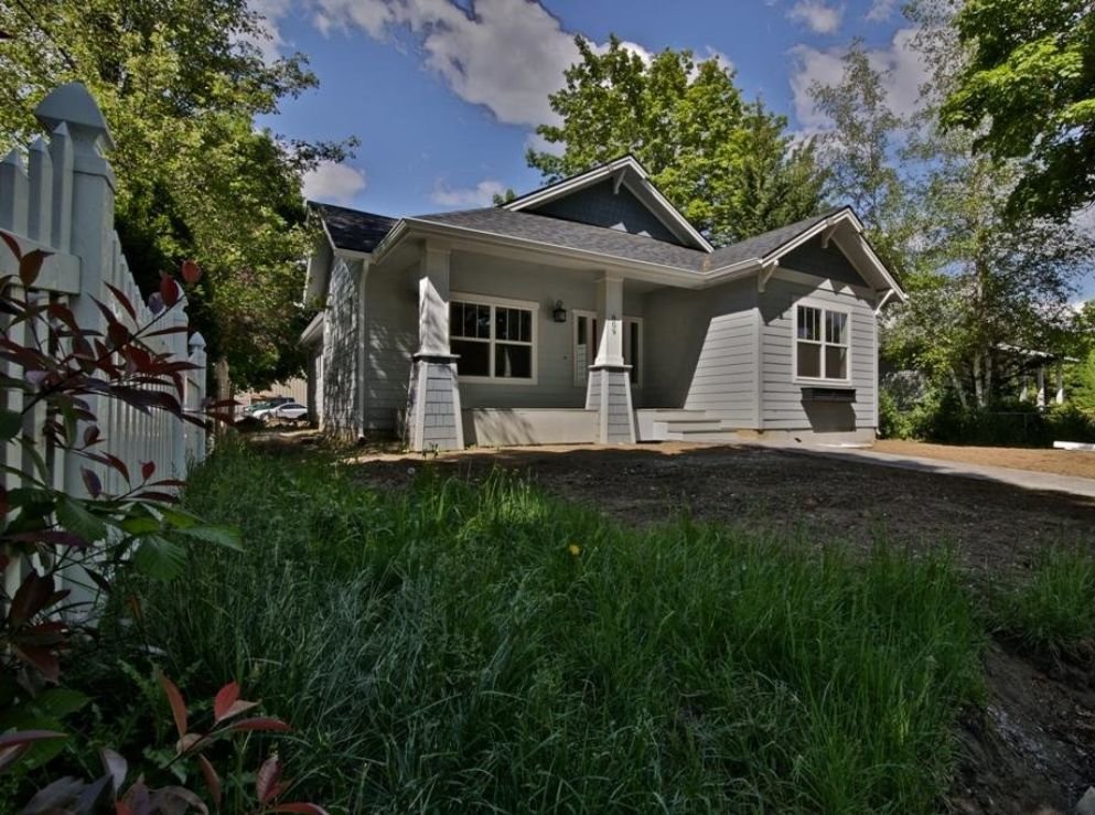 609 W Empire Avenue